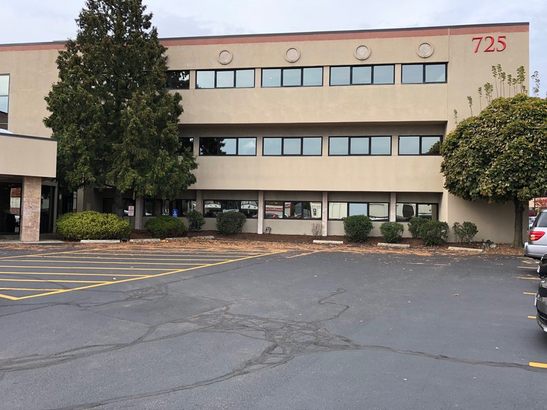 Primary Photo Of 725 Reservoir Ave, Cranston Medical For Sale