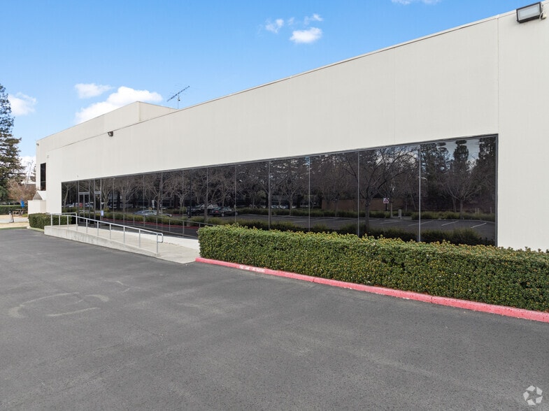 More Photos Of 350 E Plumeria Dr, San Jose Research And Development For Sale
