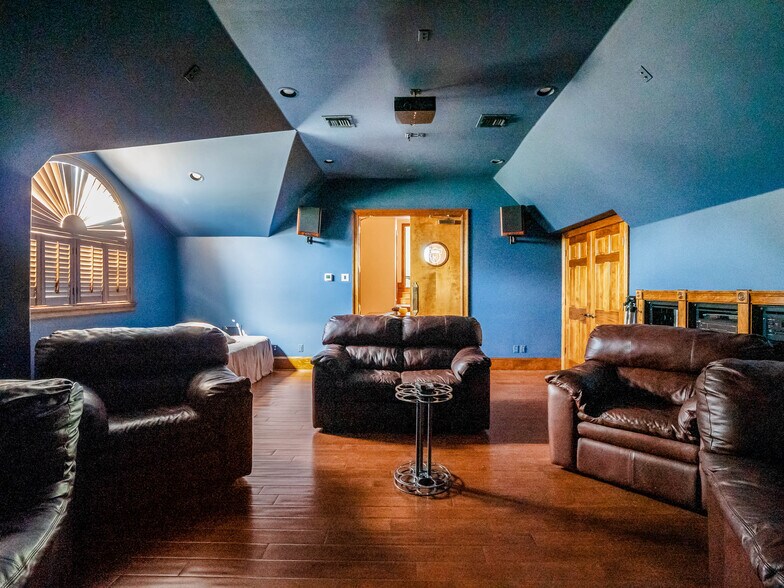 More Photos Of 10215 Gopher Rd, Howey In The Hills Specialty For Lease