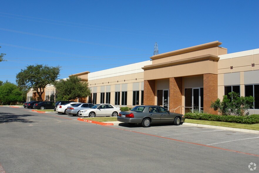 More Photos Of 607 E Sonterra Blvd, San Antonio Unknown For Lease