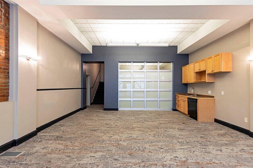 More Photos Of 125 1/2 W Main St, Missoula Office Residential For Sale