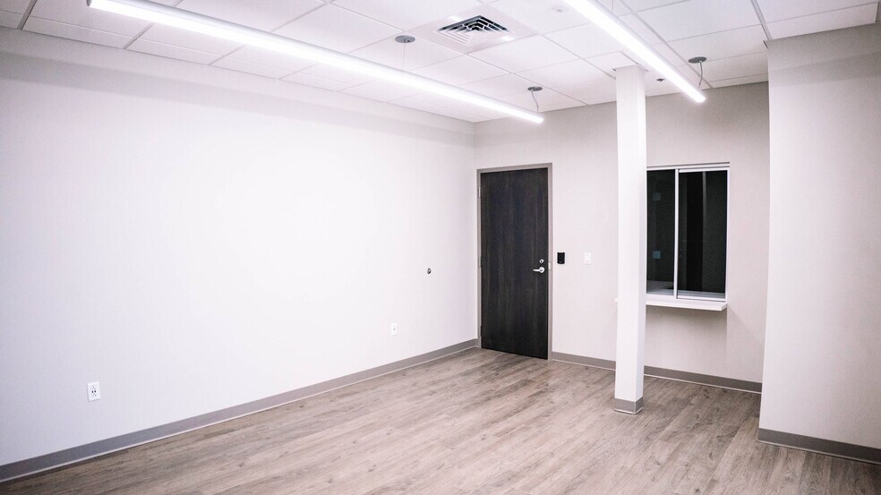 More Photos Of 38 W 13775 S, Draper Medical For Lease