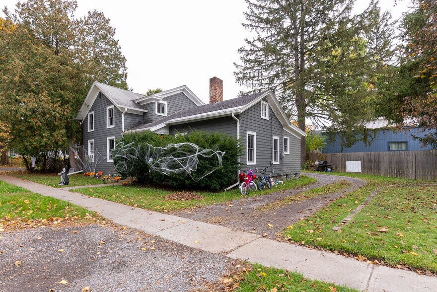 More Photos Of 210 Orchard St, Fayetteville Office For Sale