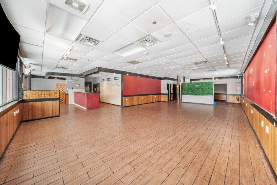 More Photos Of 9850 Milwaukee Ave, Glenview Fast Food For Sale