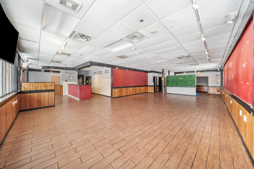 More Photos Of 9850 Milwaukee Ave, Glenview Fast Food For Sale