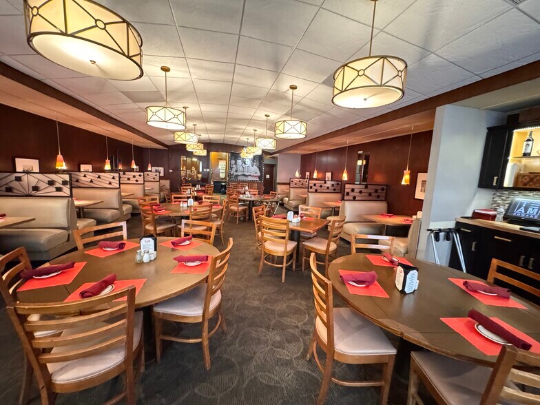 More Photos Of 572 2nd Ave, Troy Restaurant For Sale