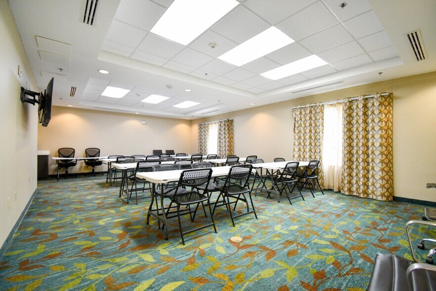 More Photos Of 304 Business Park Dr, Kenedy Hotel For Sale
