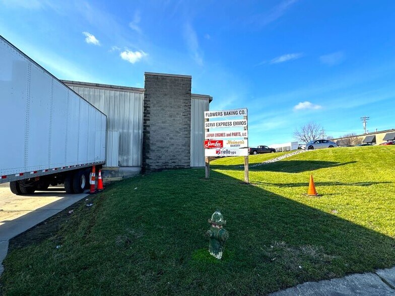 More Photos Of 1061 Skillman Dr, Cincinnati Warehouse For Lease