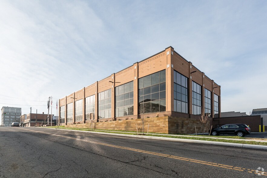 More Photos Of 50 North Ave NE, Massillon Office For Sale