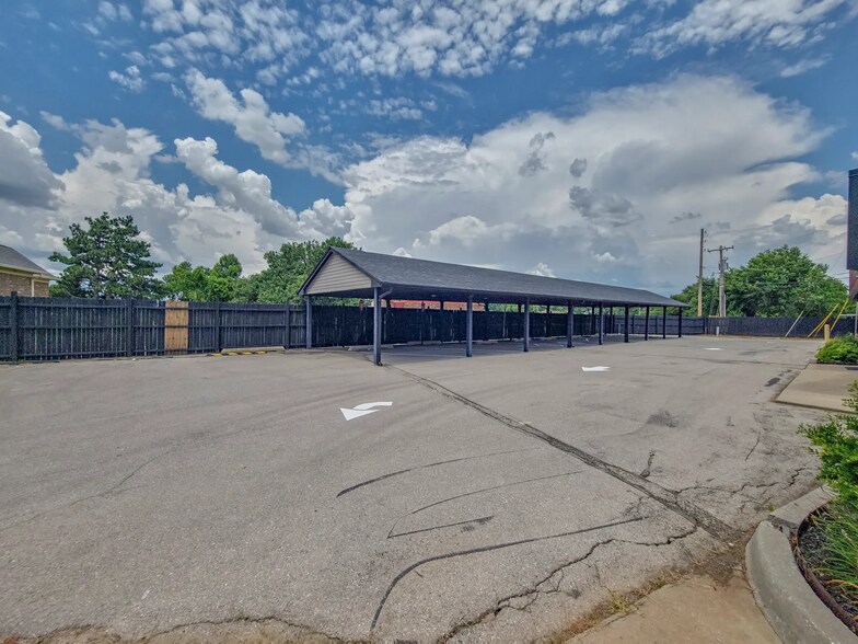 More Photos Of 6001 Nw Expressway, Oklahoma City Office For Sale