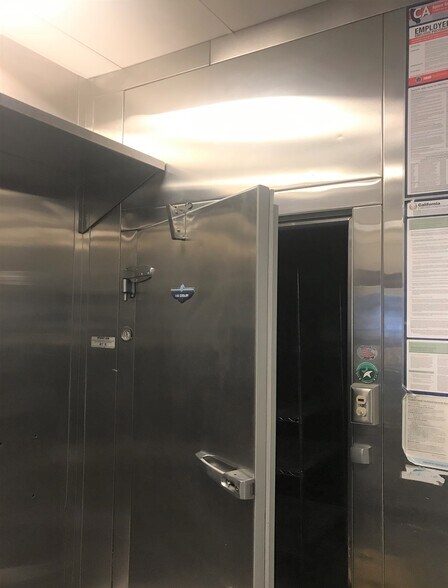 More Photos Of 525 Santa Monica Blvd, Santa Monica Apartments For Lease