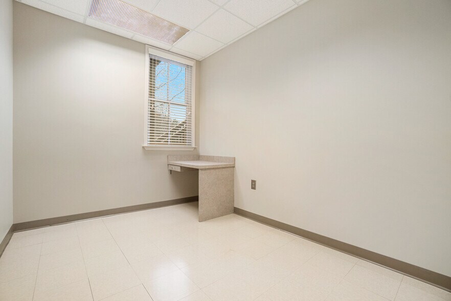 More Photos Of 11600 Atlantis Pl, Alpharetta Medical For Sale