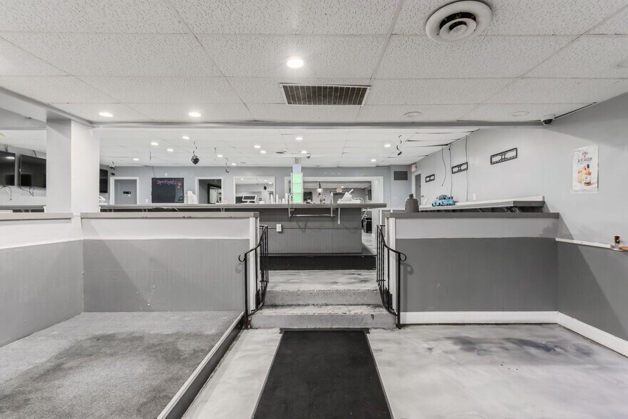 More Photos Of 1662 W Mound St, Columbus Restaurant For Sale