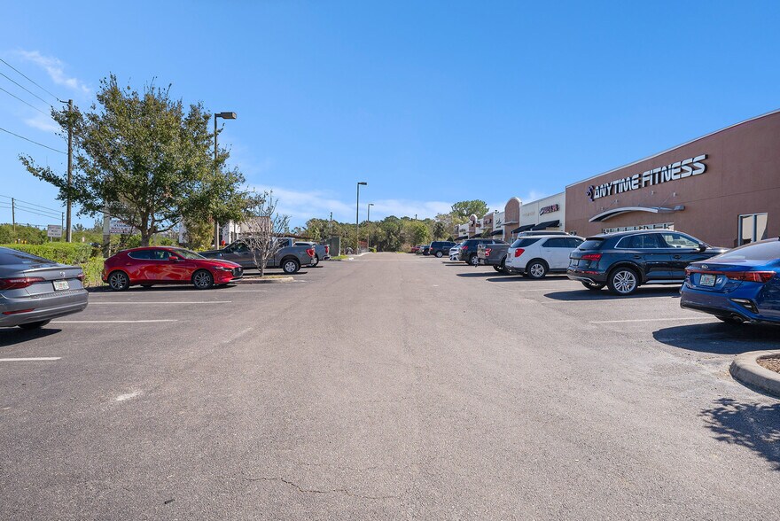 More Photos Of 10690 Gandy Blvd N, Saint Petersburg Unknown For Lease