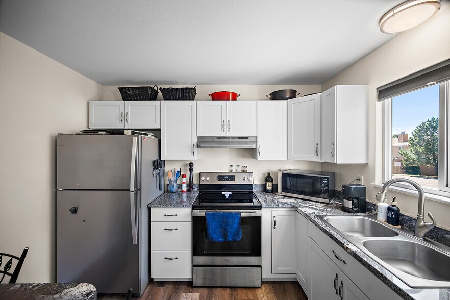 More Photos Of 2350 Split Rock Dr, Colorado Springs Apartments For Sale