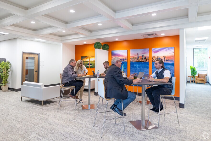 More Photos Of 1301 Industrial Dr, Crestview Coworking Space