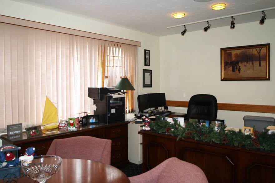 More Photos Of 2527 Cranberry Hwy, Wareham Office For Sale
