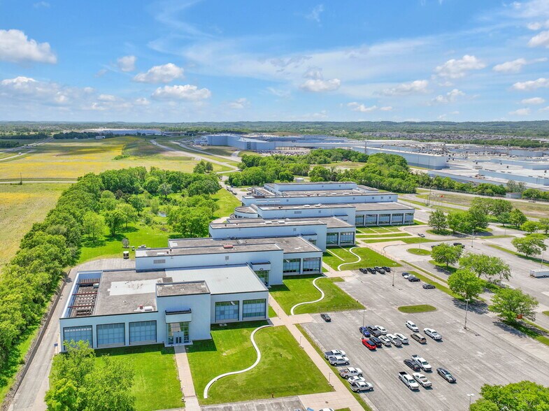 More Photos Of 5000 Northfield Ln, Spring Hill Movie Radio TVStudio For Sale