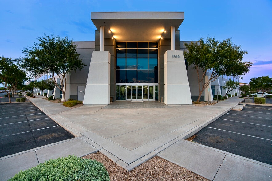 More Photos Of 1840 S Stapley Dr, Mesa Medical For Lease