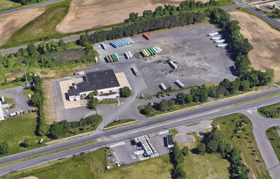 More Photos Of 2013 Route 130 S, Florence Truck Terminal For Lease
