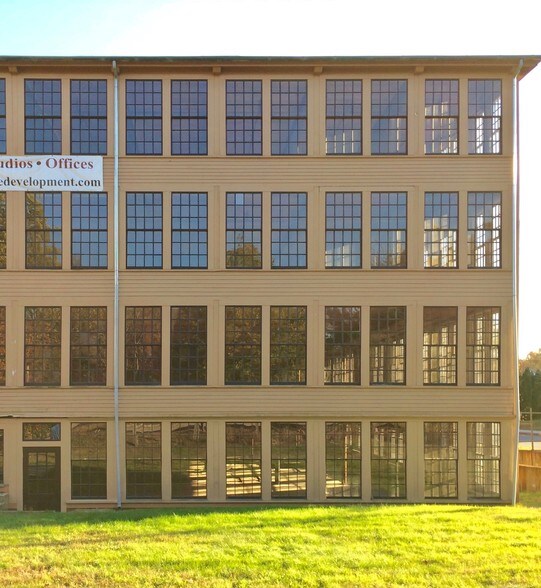 More Photos Of 146 Mendon St, Uxbridge Loft Creative Space For Lease