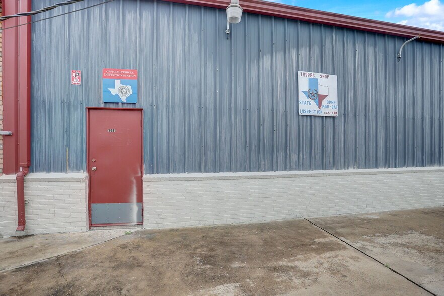 More Photos Of 6034 Brookside Rd, Pearland Carwash For Sale