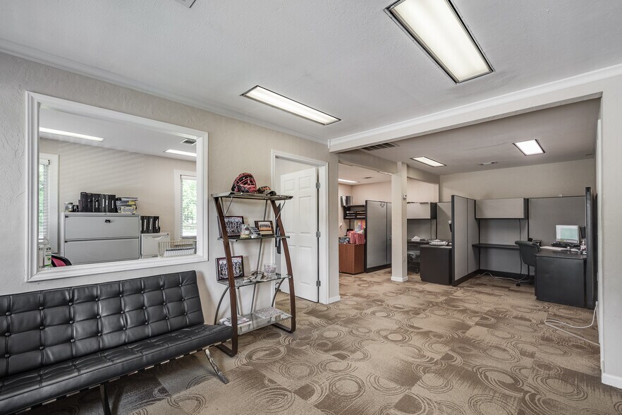 More Photos Of 19650 Ramblewood Dr, Humble Distribution For Sale