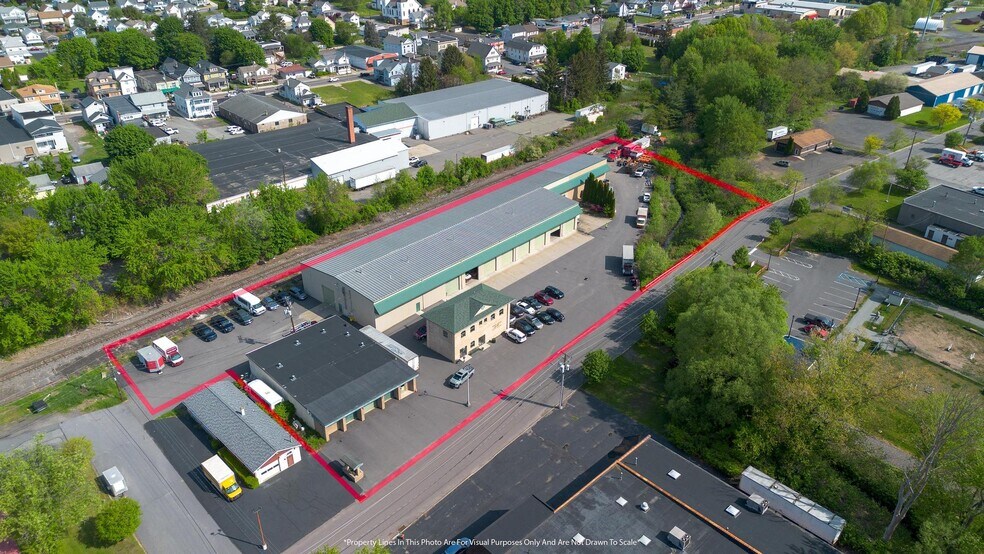 More Photos Of 807 Enterprise St, Dickson City Warehouse For Lease