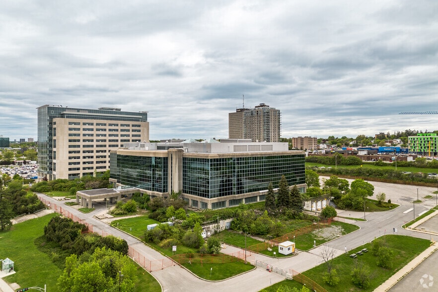 More Photos Of 555 Boul Carriere, Gatineau Office For Sale