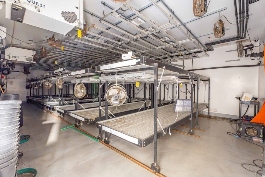 More Photos Of 10310 Harvest Park, Dimondale Warehouse For Lease