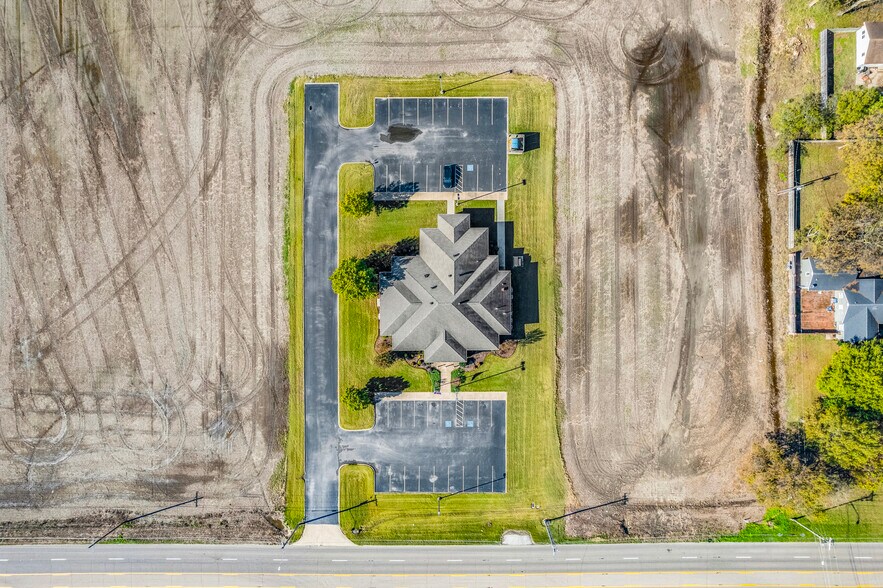 More Photos Of 1403 S Division St, Blytheville Office For Sale