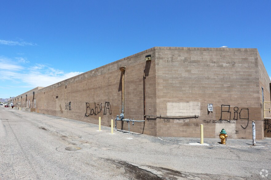 More Photos Of 725 W Apache Trl, Apache Junction Unknown For Lease