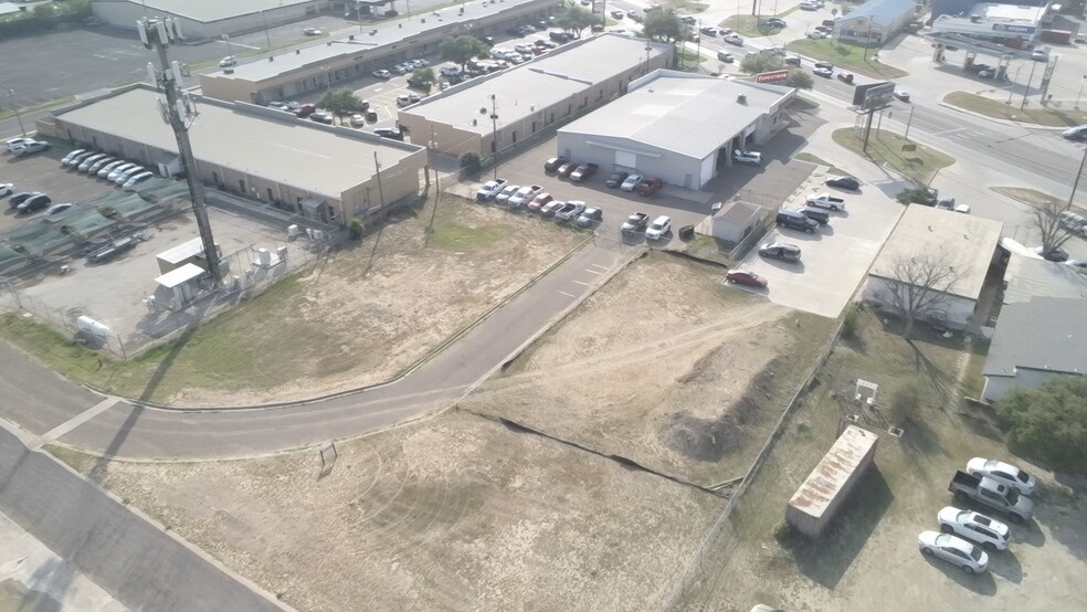 More Photos Of 5999 McPherson Rd, Laredo Auto Repair For Sale