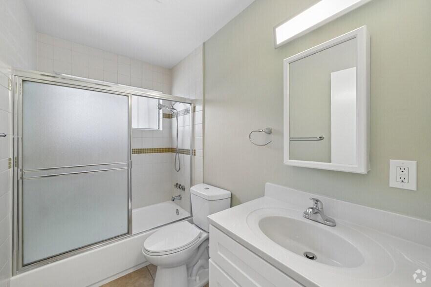 More Photos Of 2125 92nd Ave, Oakland Apartments For Sale