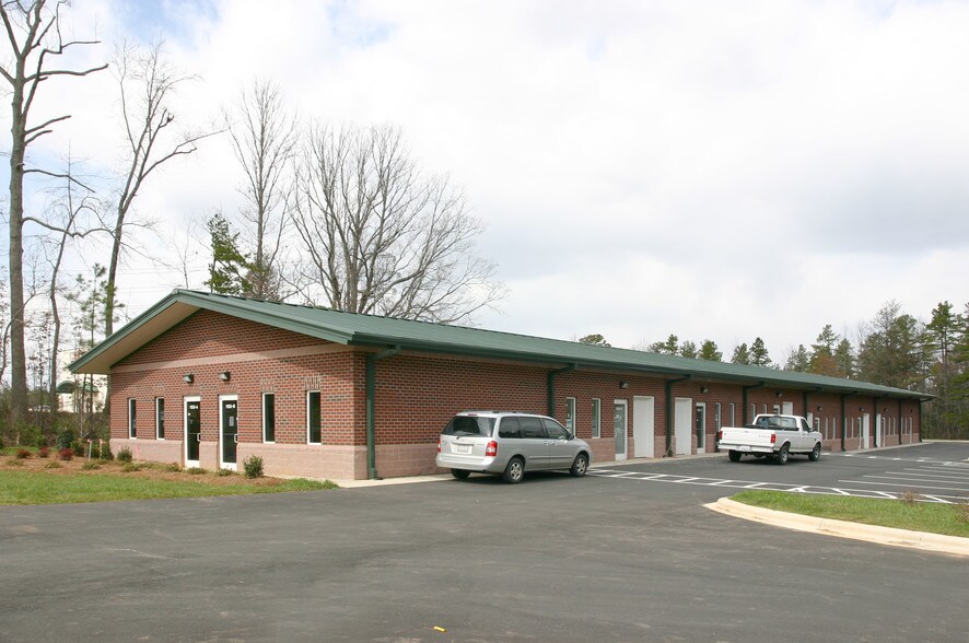 More Photos Of 1135 Four Lakes Dr, Matthews Office For Sale