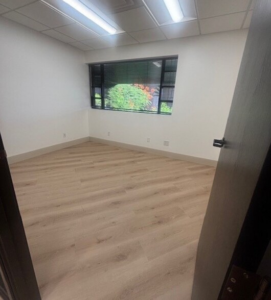 More Photos Of 10617 N Hayden Rd, Scottsdale Unknown For Lease