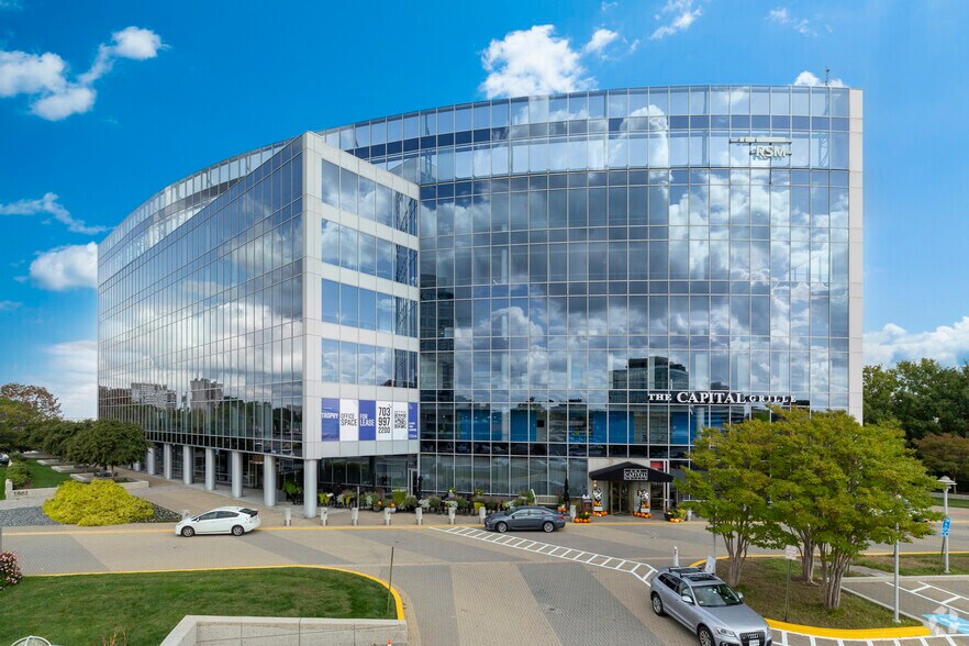 More Photos Of 1861 International Dr, Tysons Office For Lease