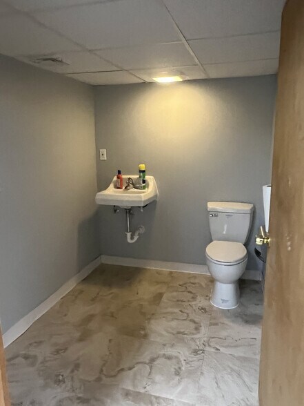 More Photos Of 360 Hawkins Ave, Ronkonkoma Medical For Lease