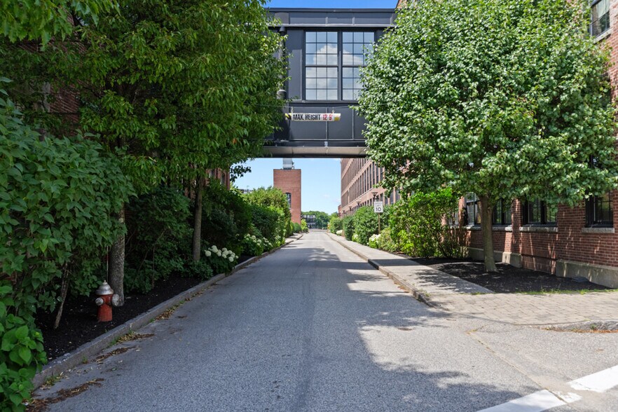 More Photos Of 140 Mill St, Lewiston Office Residential For Sale