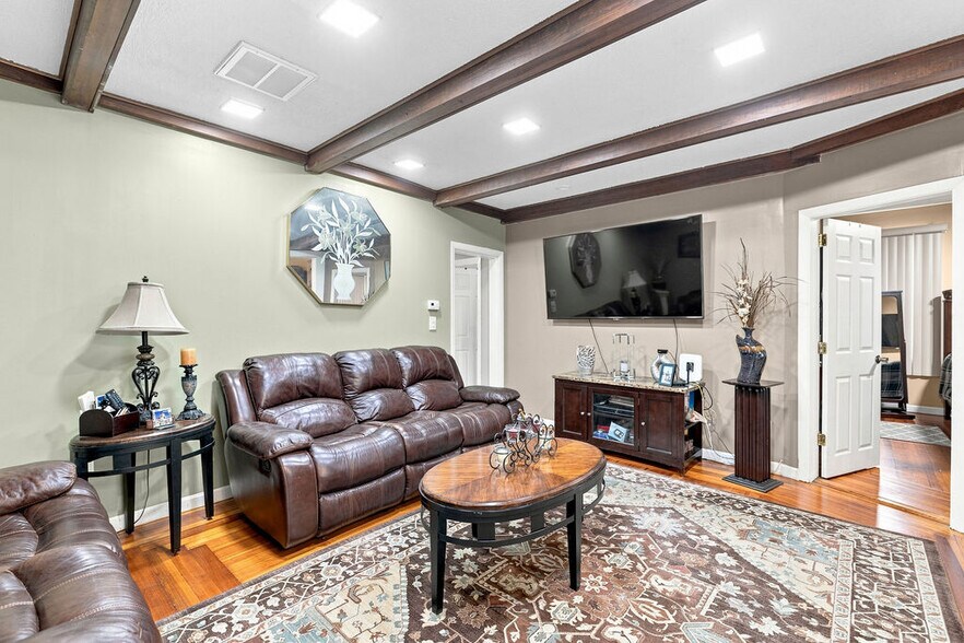 More Photos Of 491 Brayton Ave, Fall River Apartments For Sale