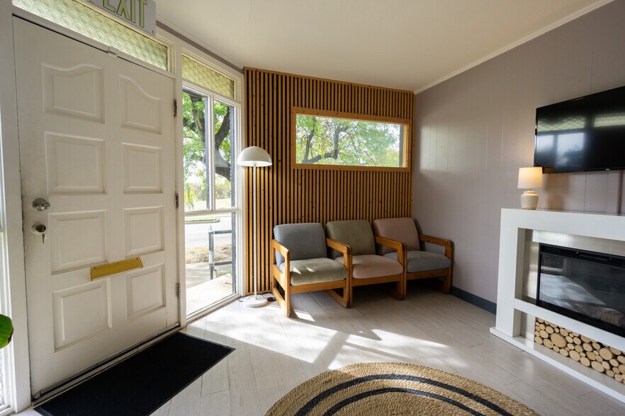 More Photos Of 1501 N 25th St, Waco Medical For Sale