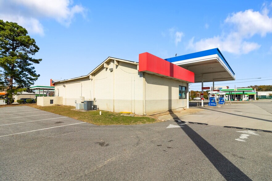 More Photos Of 5105 N Fayetteville Rd, Lumberton General Retail For Sale