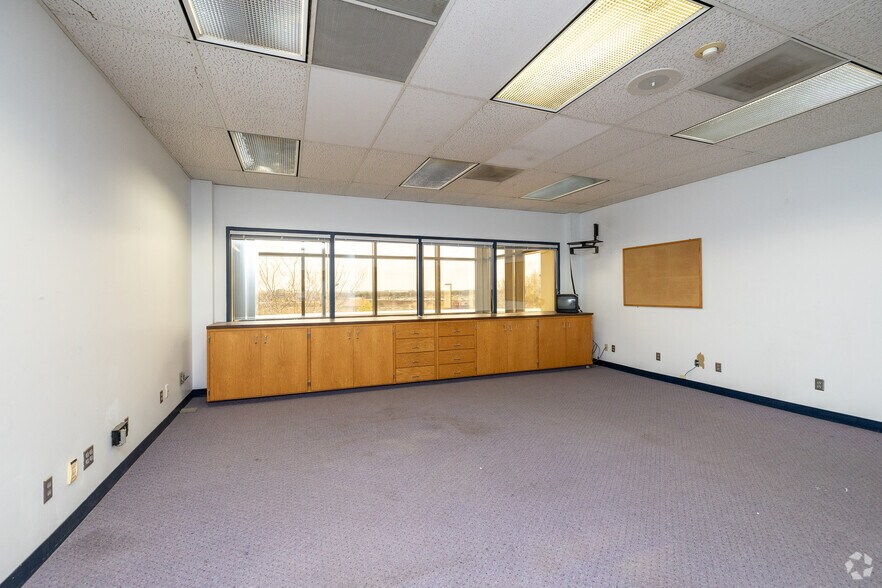 More Photos Of 707 E Front Ave, Bismarck Office For Sale