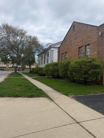 More Photos Of 15109 S Dillman St, Plainfield Religious Facility For Sale