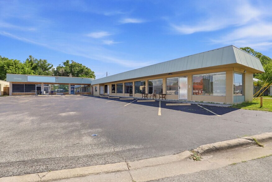 Primary Photo Of 1122 Lake Dr, Cocoa Storefront Retail Office For Sale