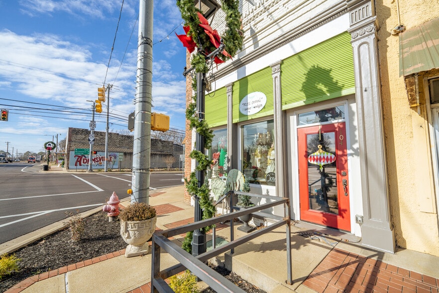 Primary Photo Of 104 E Main St, Adamsville General Retail For Sale