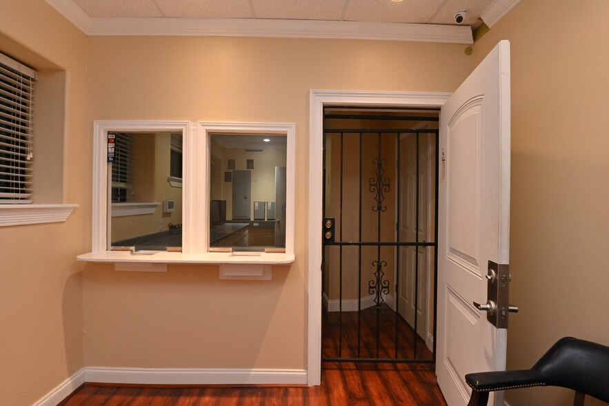 More Photos Of 2715 Fannin St, Houston Medical For Sale