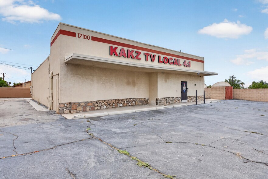 More Photos Of 17100 Indian Canyon Dr, North Palm Springs Office For Sale