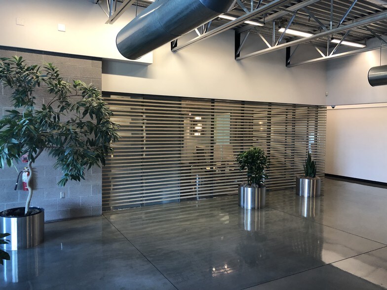 More Photos Of 2944 N 44th St, Phoenix Office For Lease