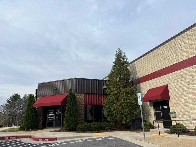 More Photos Of 6695 Dobbin Rd, Columbia General Retail For Lease